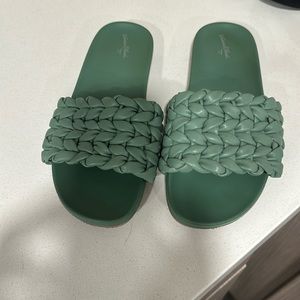 Universal Thread Slides